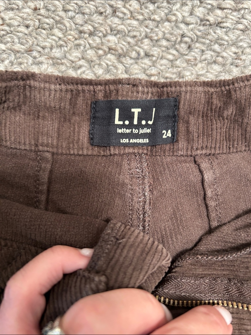 Wide-Leg Corduroy Pants in Brown
